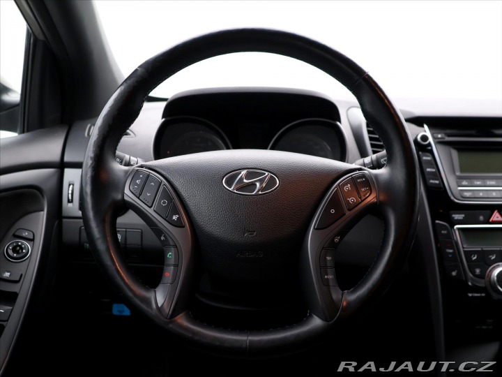 Hyundai i30 1.6 GDI 99kW CZ Trikolor 2016