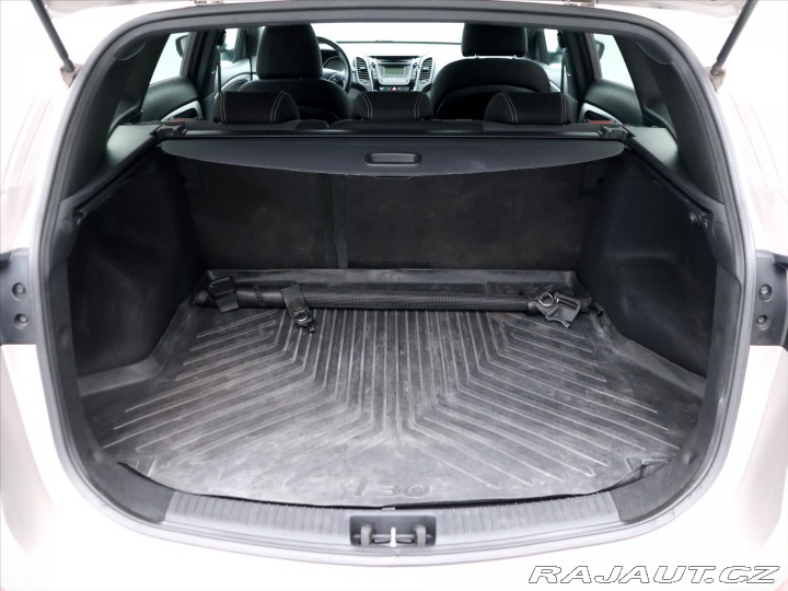 Hyundai i30 1.6 GDI 99kW CZ Trikolor 2016