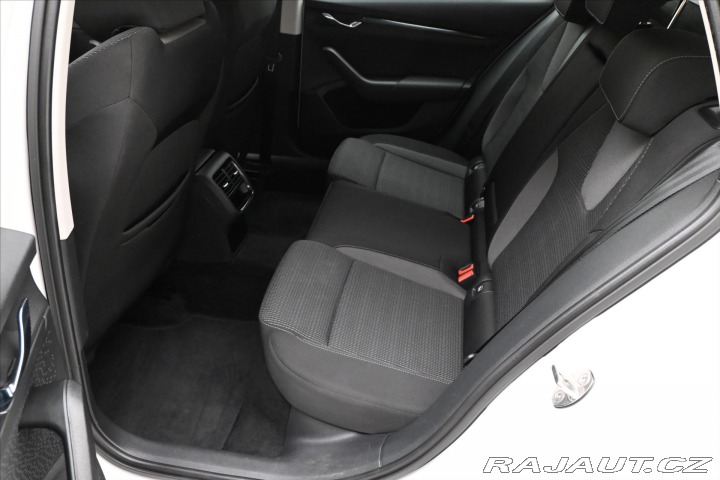Škoda Octavia 1,4 TSI iV 110 kW DSG Amb 2022