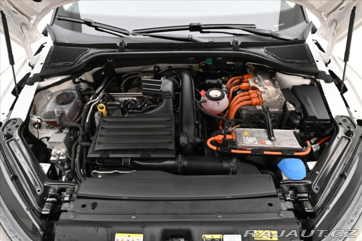 Škoda Octavia 1,4 TSI iV 110 kW DSG Amb 2022