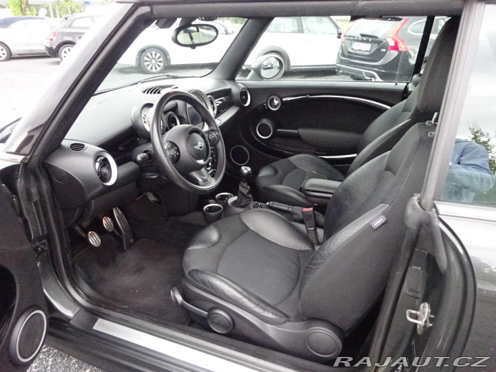 Mini Cooper S 1.6 135kW KABRIO KŮŽE 2012