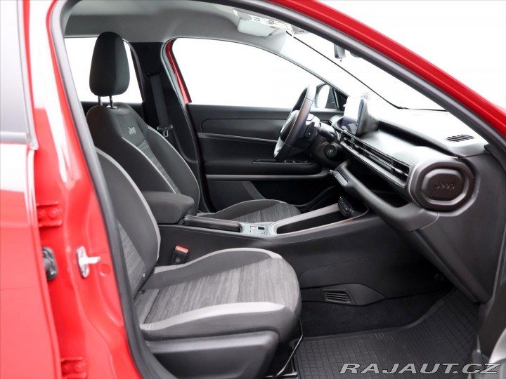 Jeep Avenger 1,2 74kW CZ e-Hybrid Long 2024