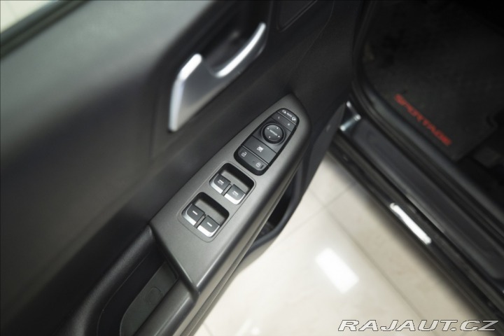 Kia Sportage 1,6 CRDi NAVI KAMERA VÝHŘ 2021