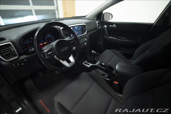 Kia Sportage 1,6 CRDi NAVI KAMERA VÝHŘ 2021
