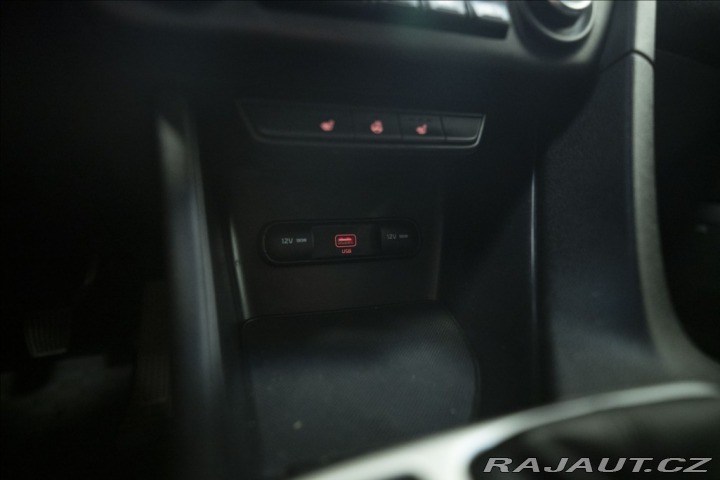 Kia Sportage 1,6 CRDi NAVI KAMERA VÝHŘ 2021