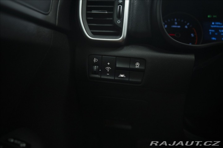 Kia Sportage 1,6 CRDi NAVI KAMERA VÝHŘ 2021