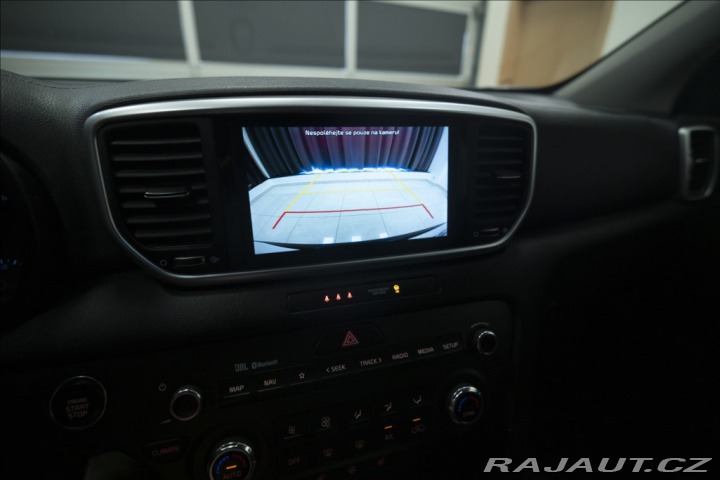 Kia Sportage 1,6 CRDi NAVI KAMERA VÝHŘ 2021