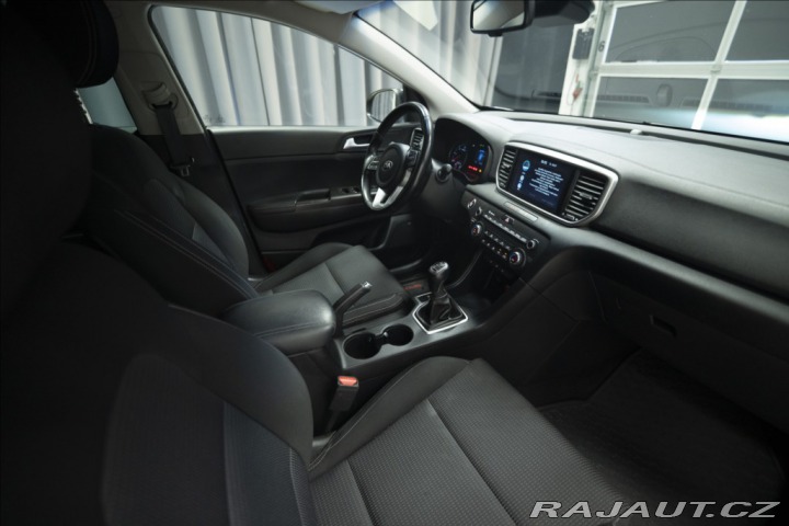 Kia Sportage 1,6 CRDi NAVI KAMERA VÝHŘ 2021