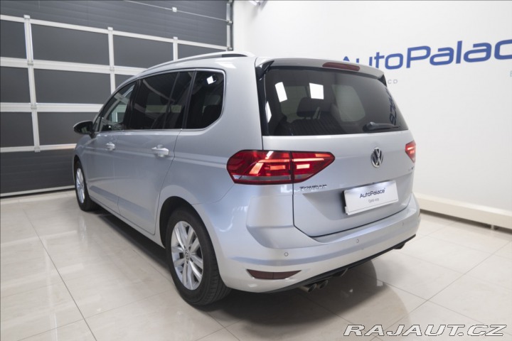 Volkswagen Touran 2,0 TDI MASÁŽ KAMERA VÝHŘ 2015