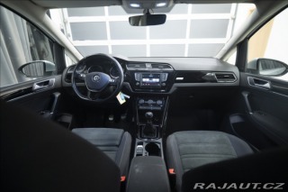 Volkswagen Touran 2,0 TDI MASÁŽ KAMERA VÝHŘ 2015