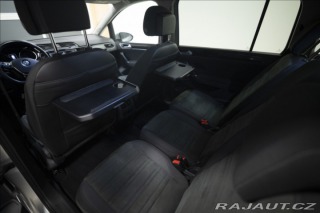 Volkswagen Touran 2,0 TDI MASÁŽ KAMERA VÝHŘ 2015
