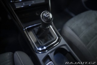 Volkswagen Touran 2,0 TDI MASÁŽ KAMERA VÝHŘ 2015