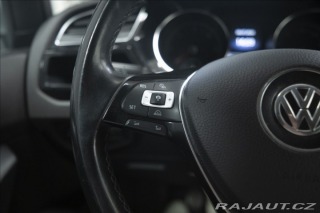 Volkswagen Touran 2,0 TDI MASÁŽ KAMERA VÝHŘ 2015