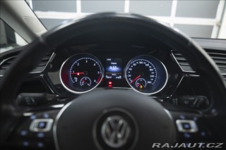 Volkswagen Touran 2,0 TDI MASÁŽ KAMERA VÝHŘ 2015