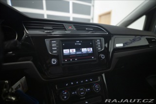 Volkswagen Touran 2,0 TDI MASÁŽ KAMERA VÝHŘ 2015