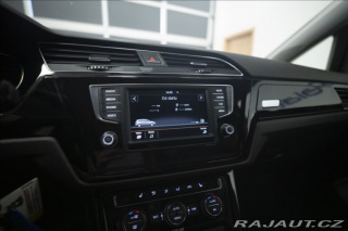 Volkswagen Touran 2,0 TDI MASÁŽ KAMERA VÝHŘ 2015
