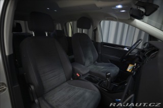 Volkswagen Touran 2,0 TDI MASÁŽ KAMERA VÝHŘ 2015