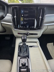 Volvo V90 D4 Momentum, nájezd 140ti 2017