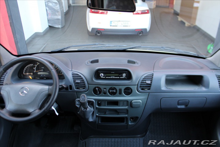Mercedes-Benz Sprinter 208 CDi 9Míst/Tažné 2003