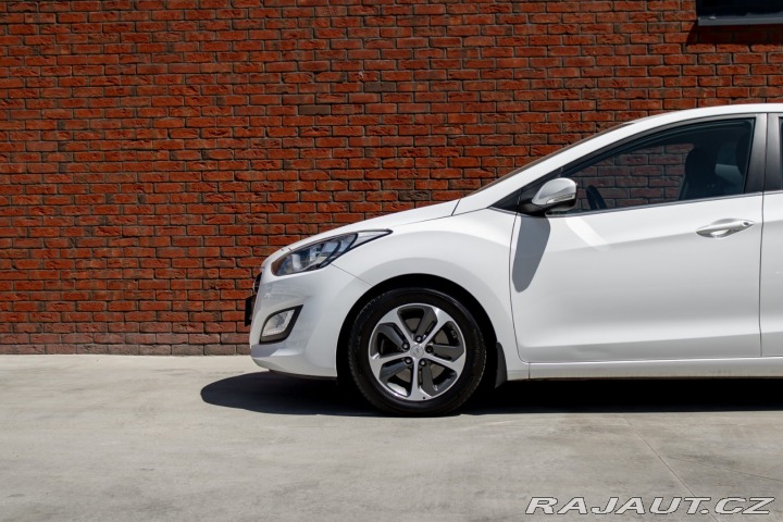 Hyundai i30 1.6 CRDi I Vyhrievané se 2016
