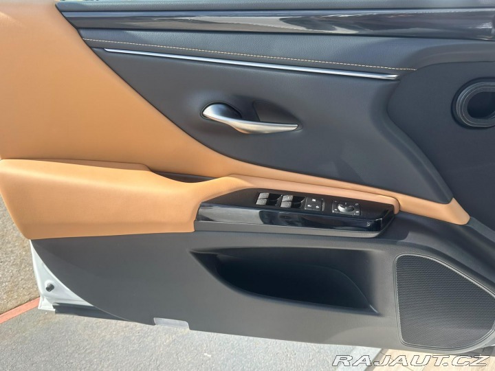 Lexus Ostatní modely ES 300h 2.5HEV,131KW, BUSINESS ED 2024