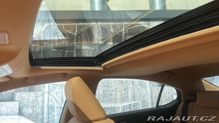 Lexus Ostatní modely ES 300h 2.5HEV,131KW, BUSINESS ED 2024
