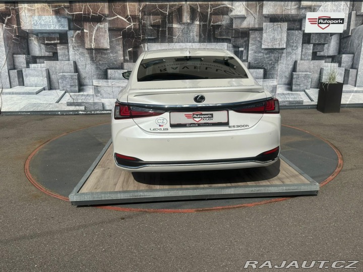 Lexus Ostatní modely ES 300h 2.5HEV,131KW, BUSINESS ED 2024