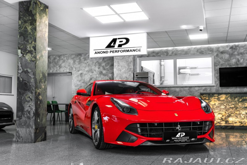 Ferrari Ostatní modely F12 Berlinetta ZÁRUKA/KARBON/LIFT/KAMERA