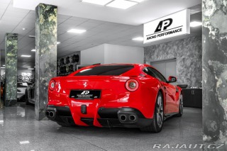 Ferrari Ostatní modely F12 Berlinetta ZÁRUKA/KARBON/LIFT/KAMERA 2014