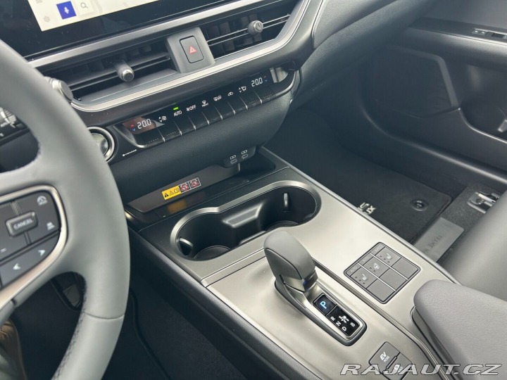 Lexus Ostatní modely UX 300h 300h 2.0L HEV F SPORT DES 1800
