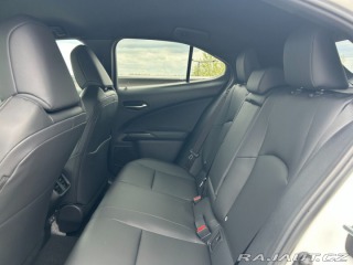Lexus Ostatní modely UX 300h 300h 2.0L HEV F SPORT DES 1800