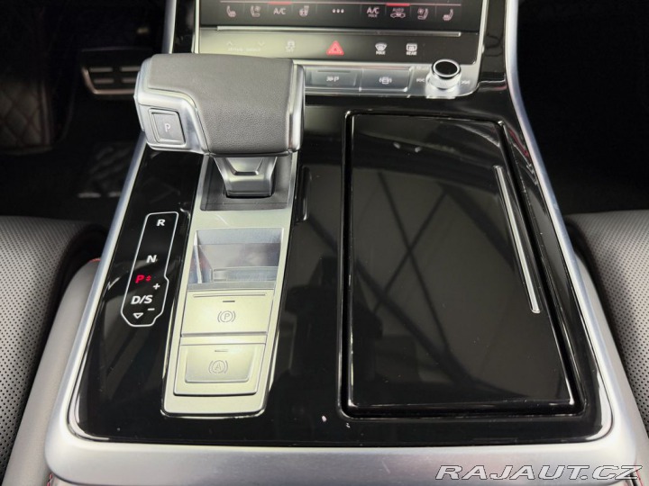 Audi Q8 55TFSi e QUATTRO S-LINE, 2025