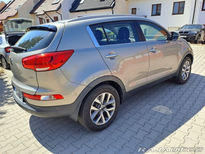 Kia Sportage 2,0   KM 142 000, 4×4 2015