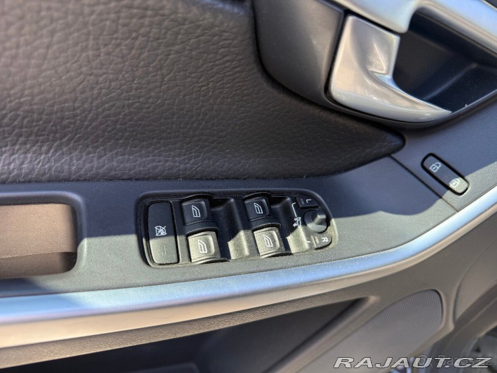 Volvo XC60 2,4   D5, r.v.2009 2009
