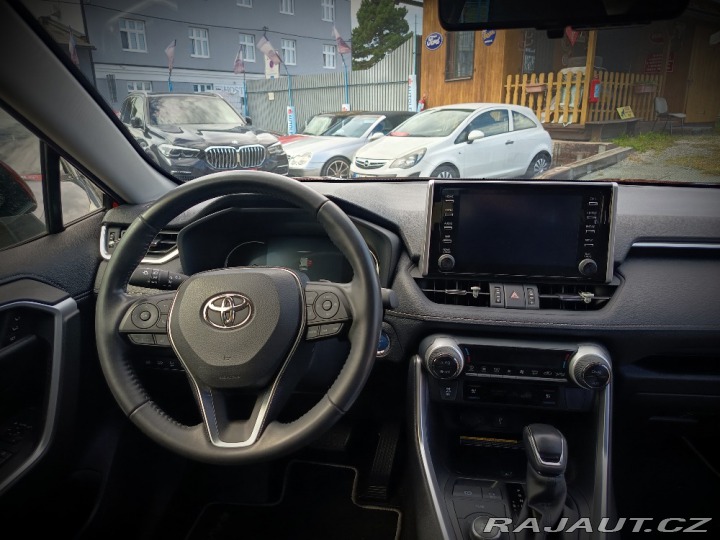 Toyota RAV4 2,5HSD e-CVT AWD ČR 1 maj 2020