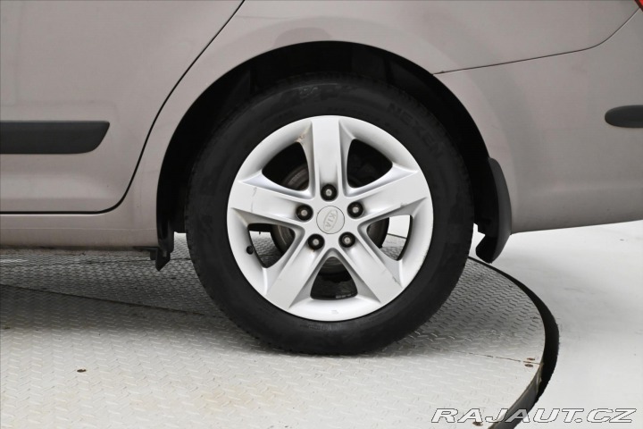 Kia Ceed 1,6 CVVT 92kW TAŽNÉ 2010
