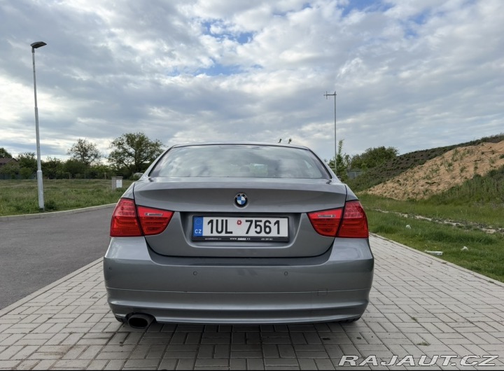 BMW 3 320i 2009