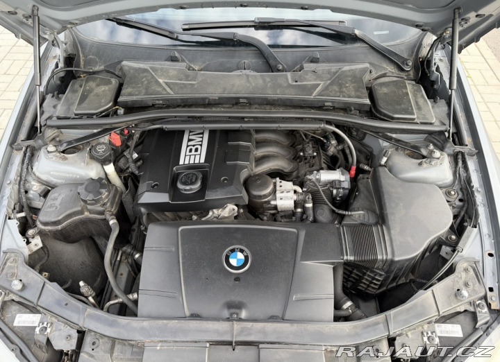 BMW 3 320i 2009