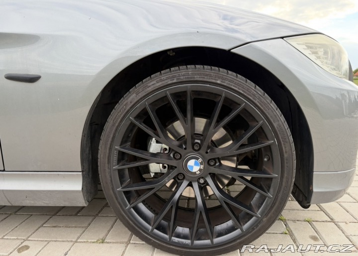 BMW 3 320i 2009