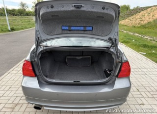 BMW 3 320i 2009
