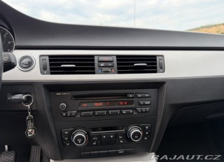 BMW 3 320i 2009