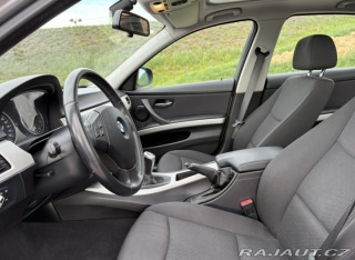 BMW 3 320i 2009