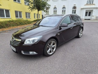Opel Insignia 2,0   CDTi manuál