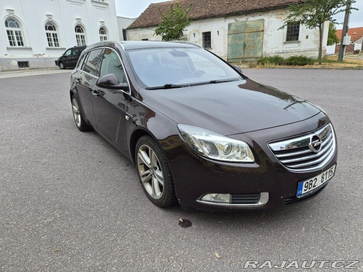 Opel Insignia 2,0   CDTi manuál 1800