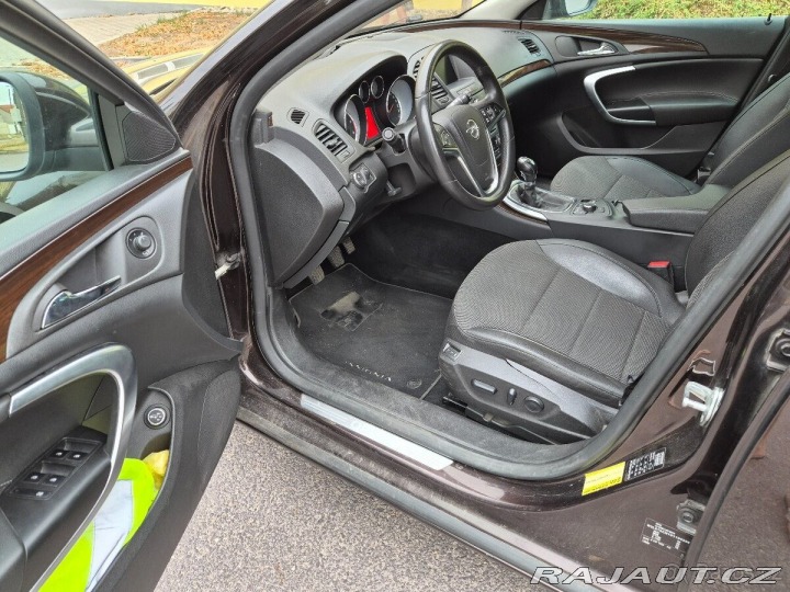 Opel Insignia 2,0   CDTi manuál 1800
