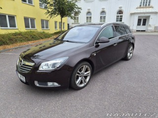 Opel Insignia 2,0 CDTi manuál 1800