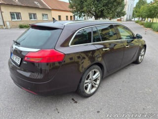 Opel Insignia 2,0 CDTi manuál 1800