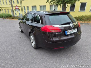 Opel Insignia 2,0 CDTi manuál 1800