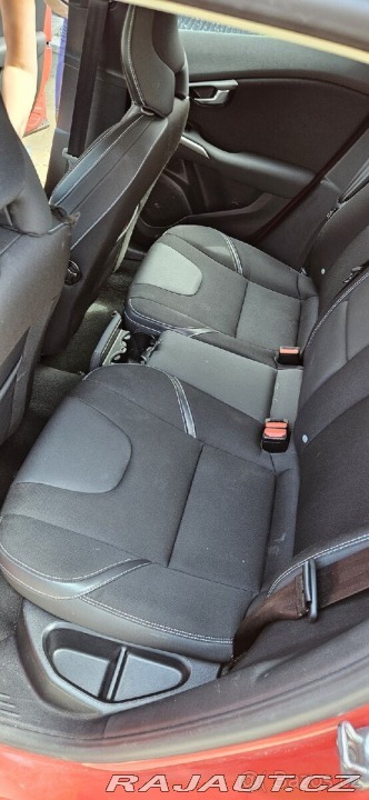 Volvo V40 D2 2017