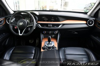 Alfa Romeo Stelvio 2.0 Q4 VELOCE 2017